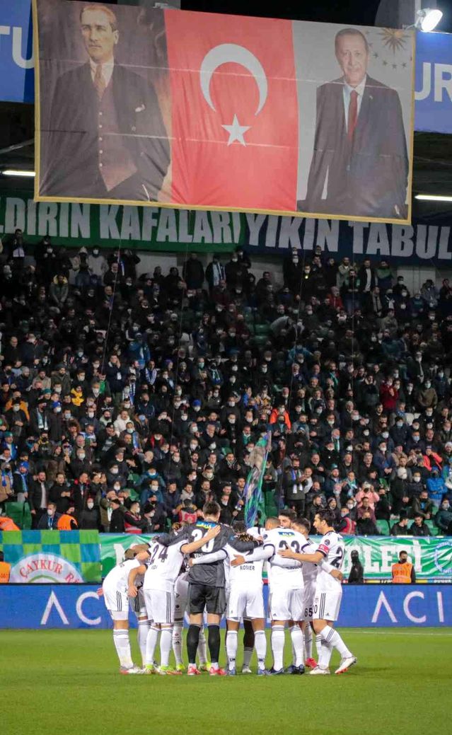 Spor Toto Süper Lig: Ç.Rizespor: 0 Beşiktaş: 0 (Maç devam ediyor)