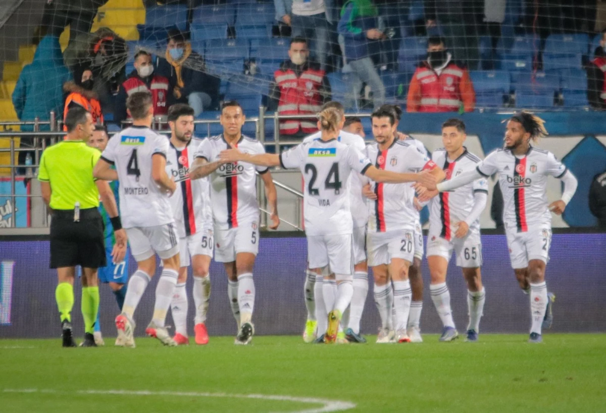 Spor Toto Süper Lig: Çaykur Rizespor: 0 - Beşiktaş: 1 (İlk yarı)