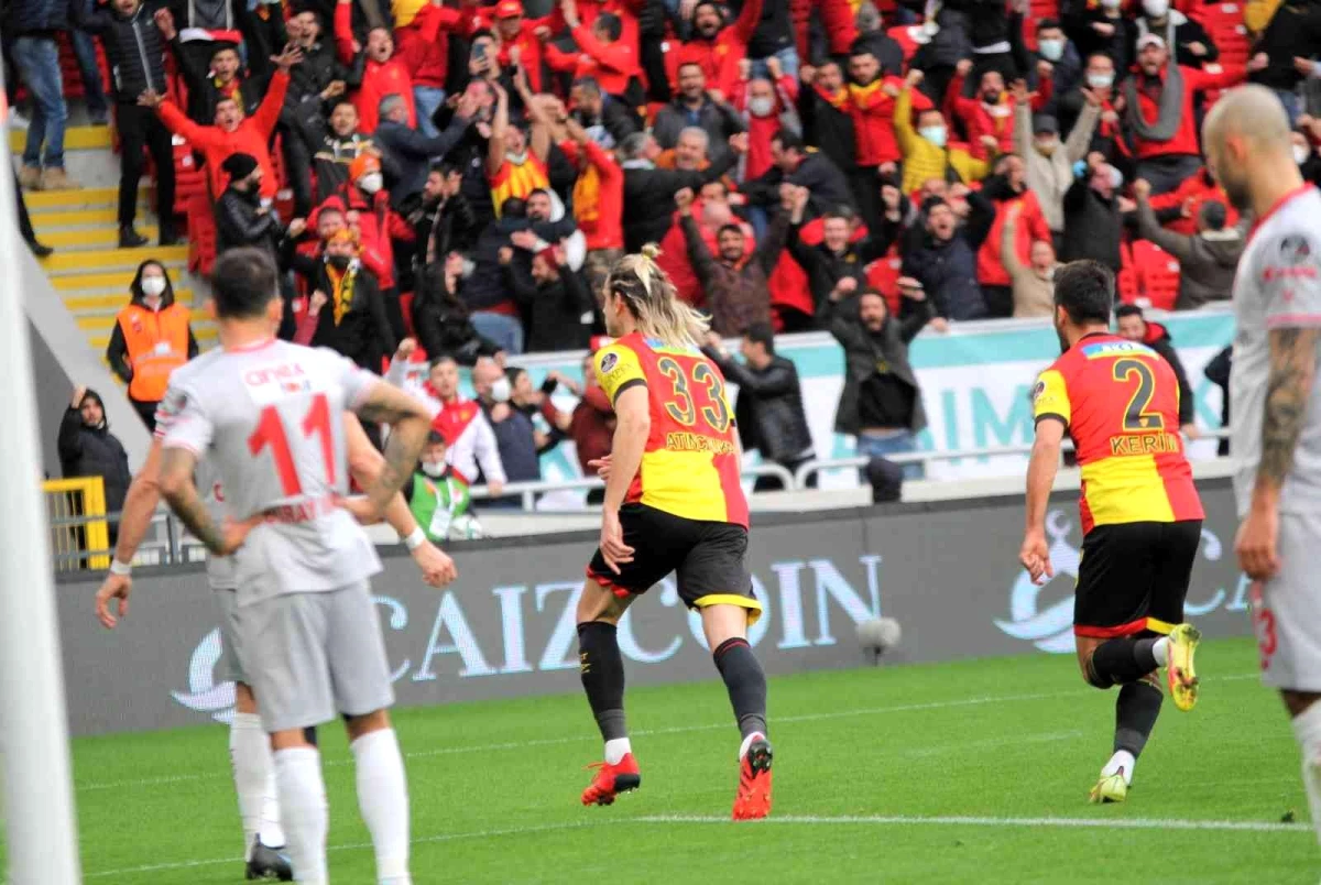 Spor Toto Süper Lig: Göztepe: 1 Antalyaspor: 0 (İlk yarı)