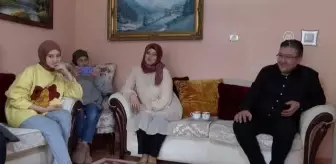 ÇOCUKLARI YUVAYA KAVUŞTURAN MODEL: KORUYUCU AİLE - Ertekin çifti 'iyi ki bizimle' dedikleri oğullarını iki biyolojik kızından ayırmıyor