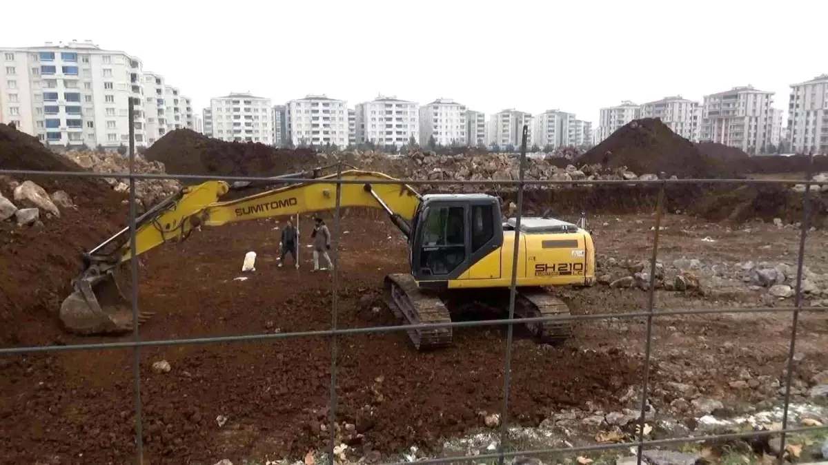 Diyarbakırlı müteahhit, stokçu ve fırsatçılara tepki gösterdi