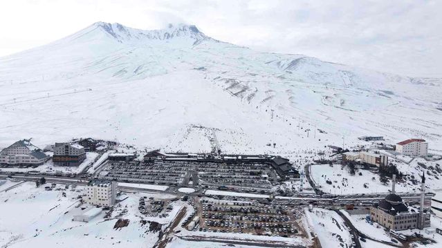 Erciyes hafta sonu 30 bini aşkın ziyaretçiyi ağırladı