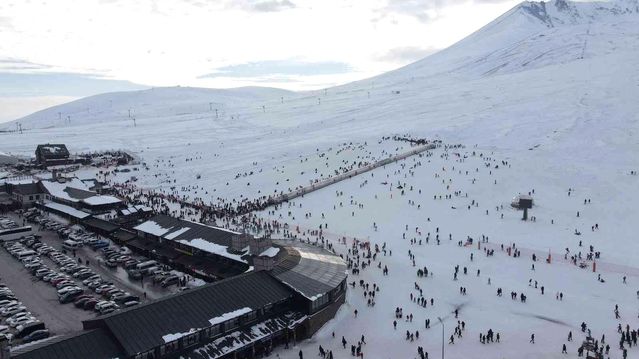 Erciyes hafta sonu 30 bini aşkın ziyaretçiyi ağırladı