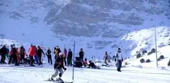 Erzincan'da kayak il birinciliği müsabakaları yapıldı