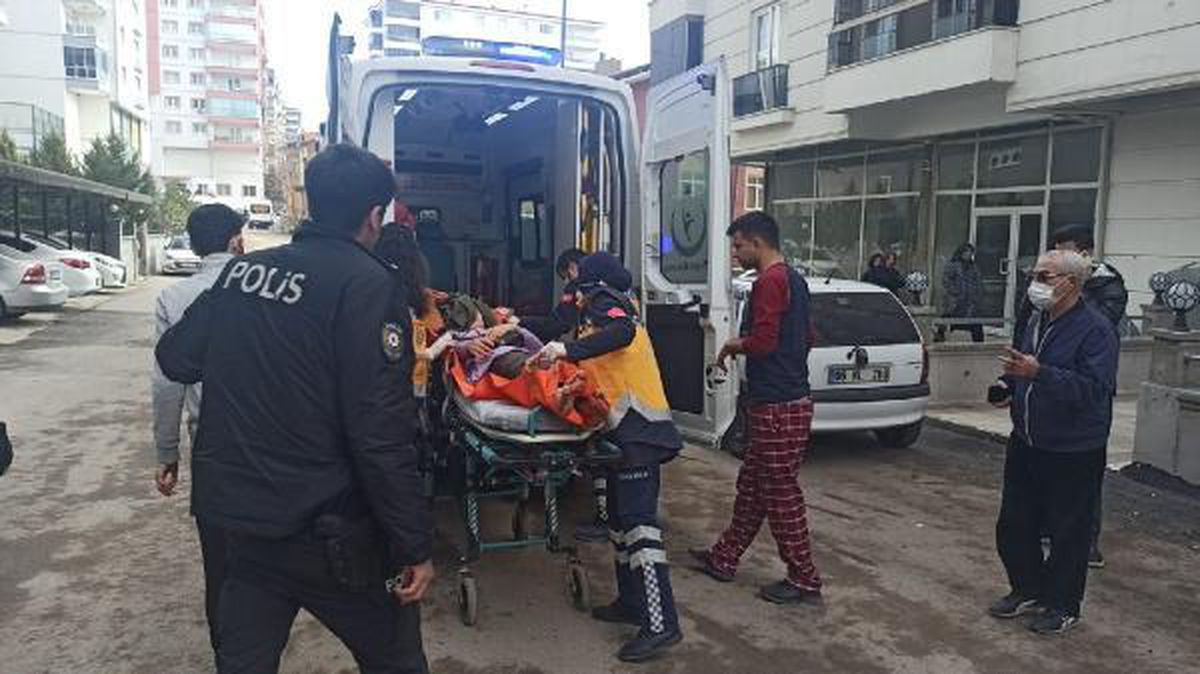 Eşi tarafından bıçaklanıp rehin alınan Ayşenur ve kardeşi, KADES uygulamasıyla kurtarıldı