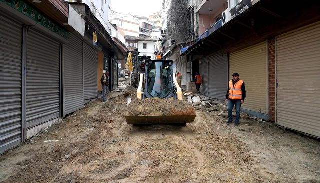 Grand ve Orient Bazaar'da yenileme mesaisi 7/24 sürüyor