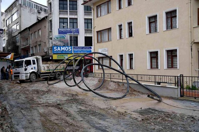 Grand ve Orient Bazaar'da yenileme mesaisi 7/24 sürüyor