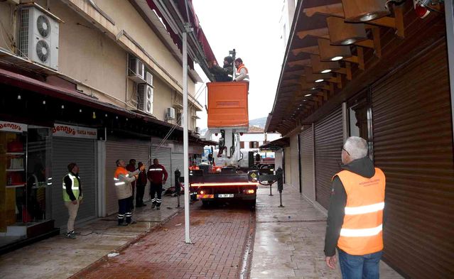 Grand ve Orient Bazaar'da yenileme mesaisi 7/24 sürüyor