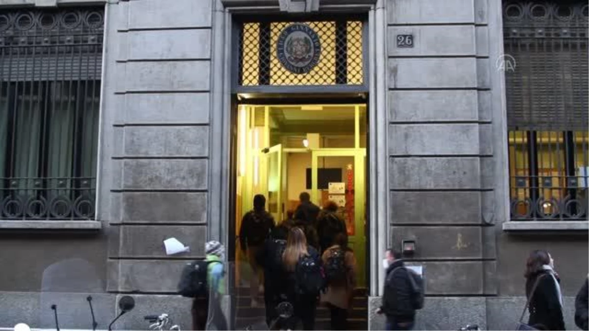 İtalya\'da okullar salgında vaka artışına rağmen yeniden açıldı