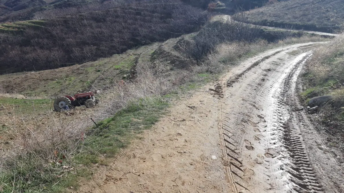 Son Dakika | Manisa\'da devrilen traktörün sürücüsü öldü