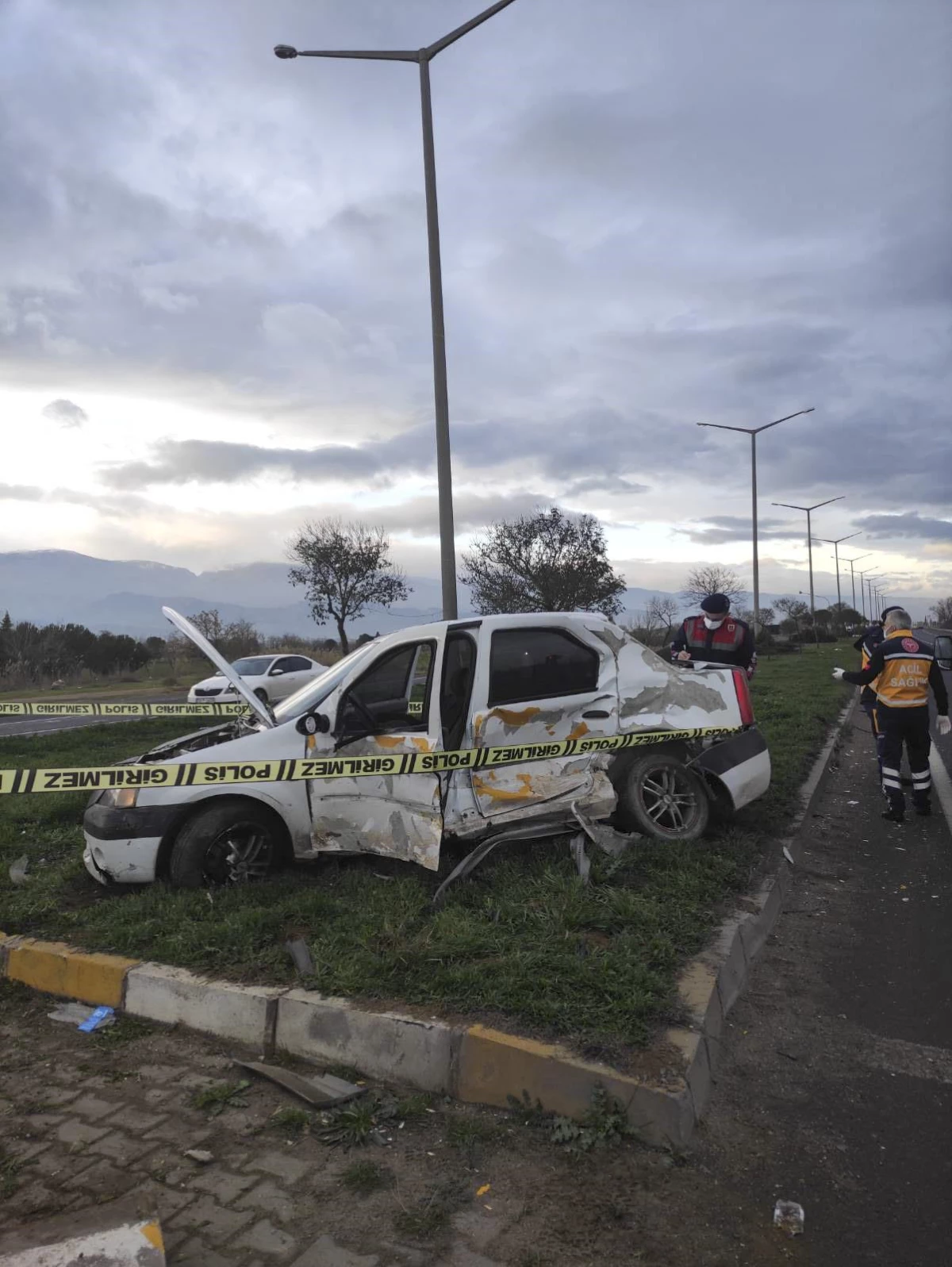 Manisa\'da tırla çarpışan otomobilin sürücüsü öldü