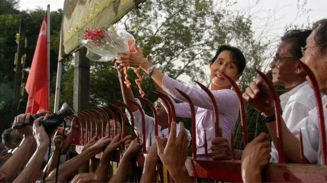 Myanmar'da devrik lider Suu Kyi, 4 yıl daha hapis cezasına mahkum edildi