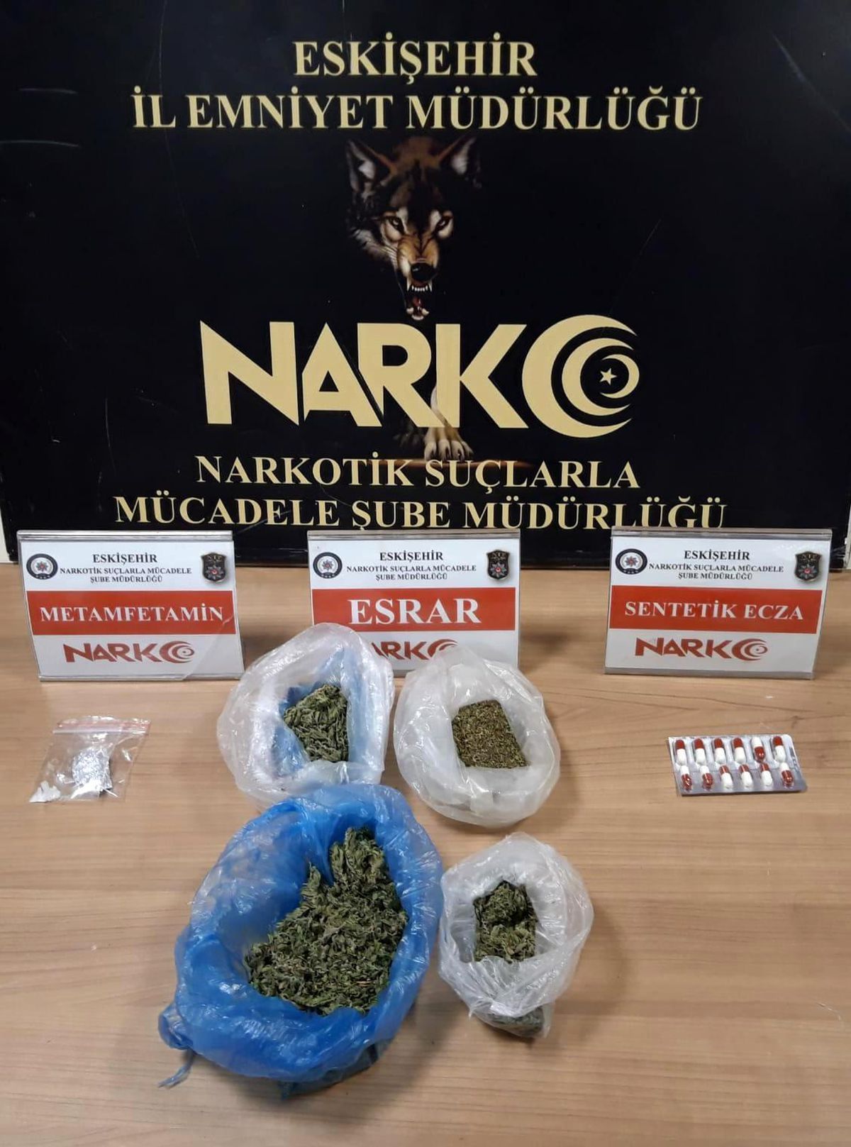 Sokak satıcılarına yönelik operasyonda 2 kişi yakalandı