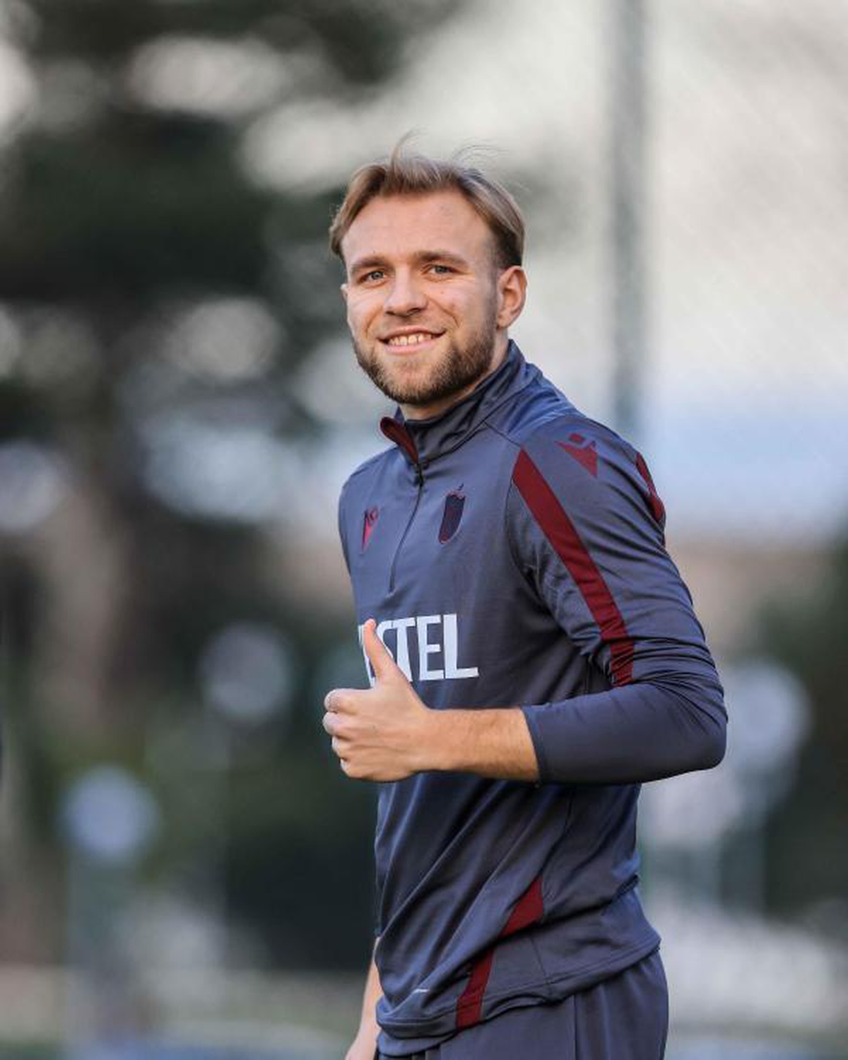 Trabzonspor\'da Puchacz ayağının tozuyla idmanda