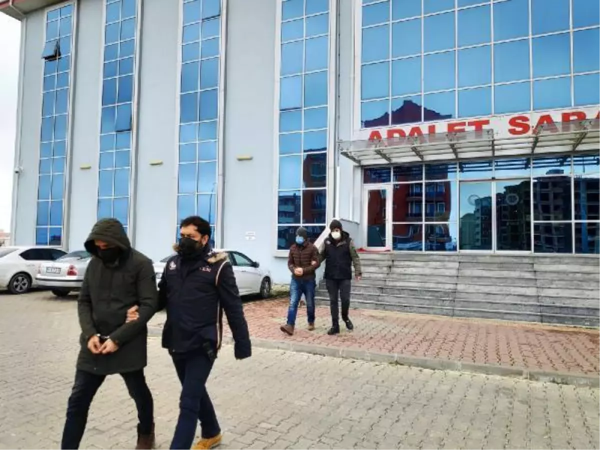 Son dakika... Yunanistan\'a kaçarken yakalanan 2 eski polis tutuklandı