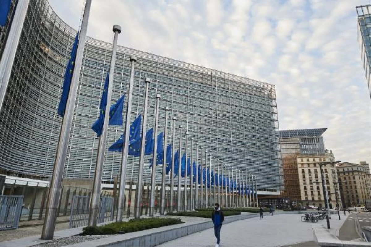 Avrupa Komisyonu: Sassoli\'nin anısına bayraklar yarıya indirildi