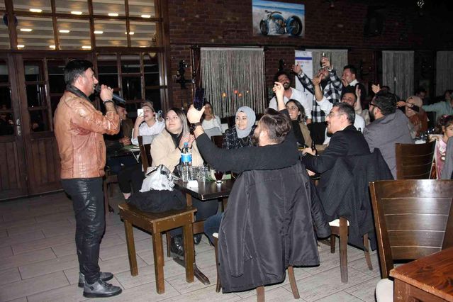 Son dakika haberleri | Aydınlı ünlü sanatçı Ateş kulakların pasını sildi