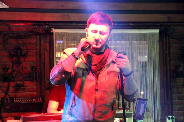 Son dakika haberleri | Aydınlı ünlü sanatçı Ateş kulakların pasını sildi