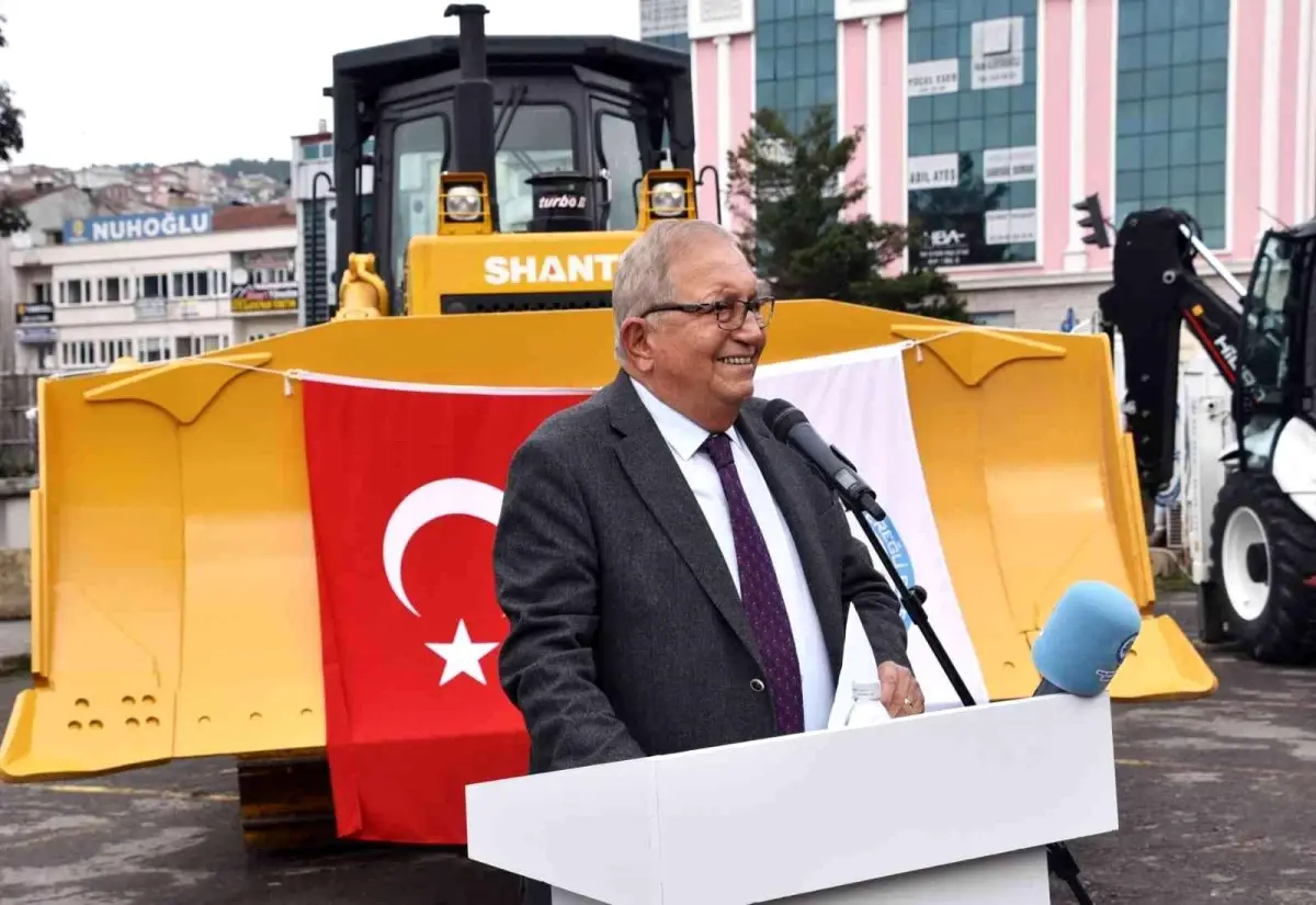 Başkan Posbıyık 10 Milyon TL\'ye alınan araçları tanıttı