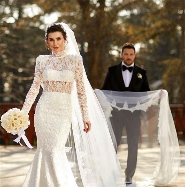 Burcu Kıratlı ile evli olan Sinan Akçıl'dan şok eden boşanma açıklaması