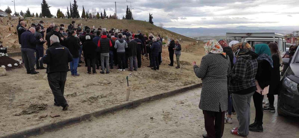 Cansız bedeni drone ile bulunan kayıp avcı son yolculuğuna uğurlandı