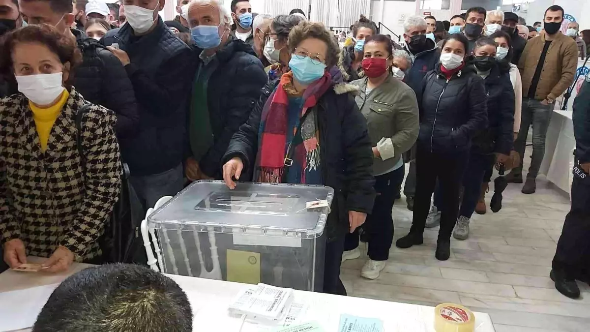 Datça Esnaf Odası\'nda mevcut başkan Demirtaş güven tazeledi