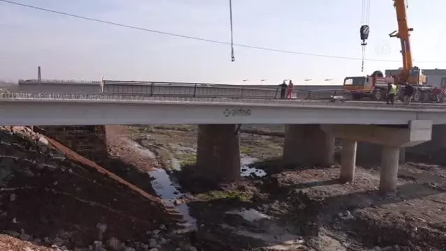 Diyarbakır Büyükşehir Belediyesi, eski Mardin yolunu yeniliyor