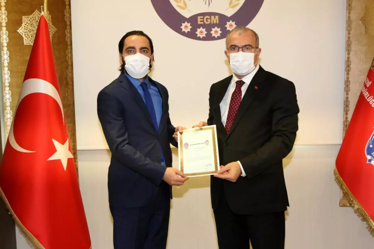 Elazığ\'da 18 yıl önce işlenen cinayeti aydınlatan polis ekibine başarı belgesi