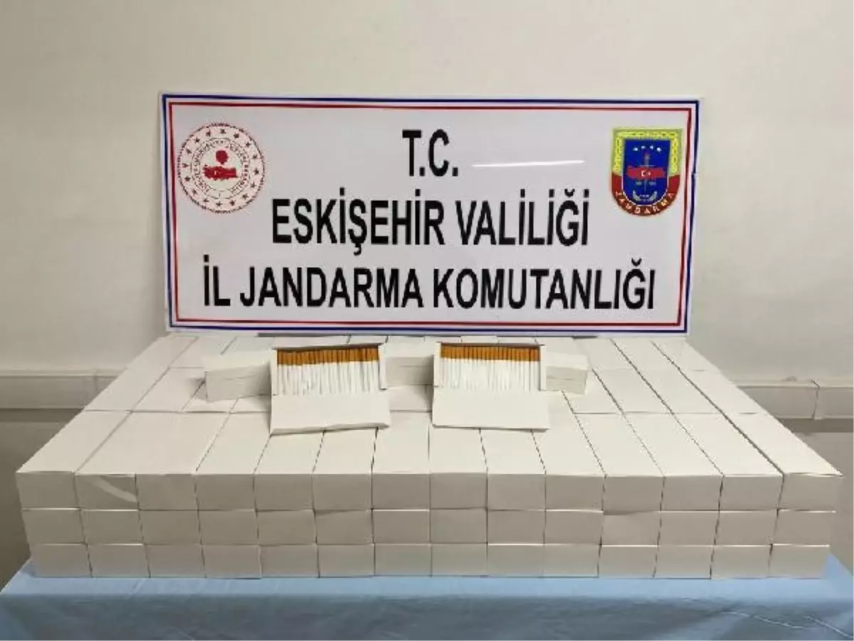 Eskişehir\'de kargoyla gelen 27 bin makaron ele geçirildi