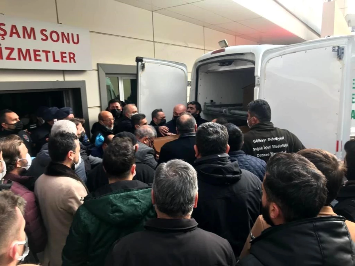 Son dakika haber | Hayatını yitiren futbolcu Ahmet Çalık\'ın cenazesi gözyaşları içinde adli tıpa gönderildi