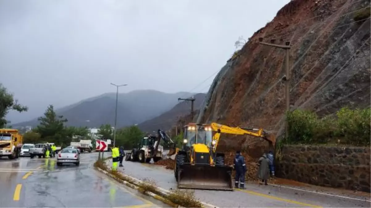 İçmeler kara yolunda heyelan