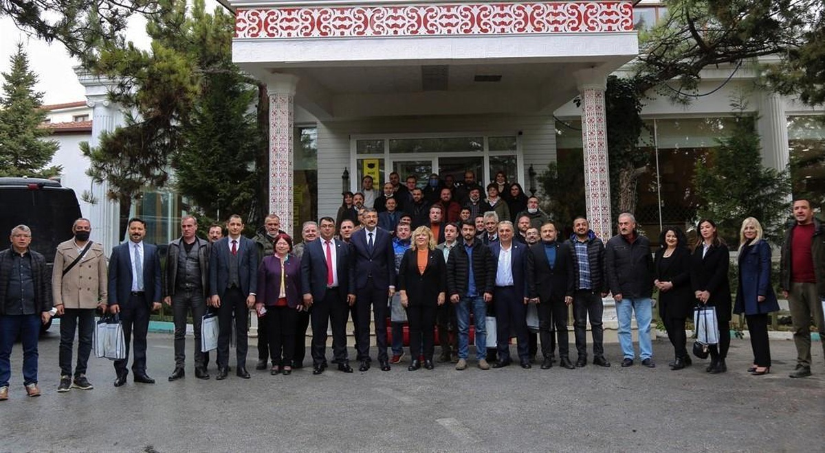 "İnsan hayatındaki en değerli şey ahlak"