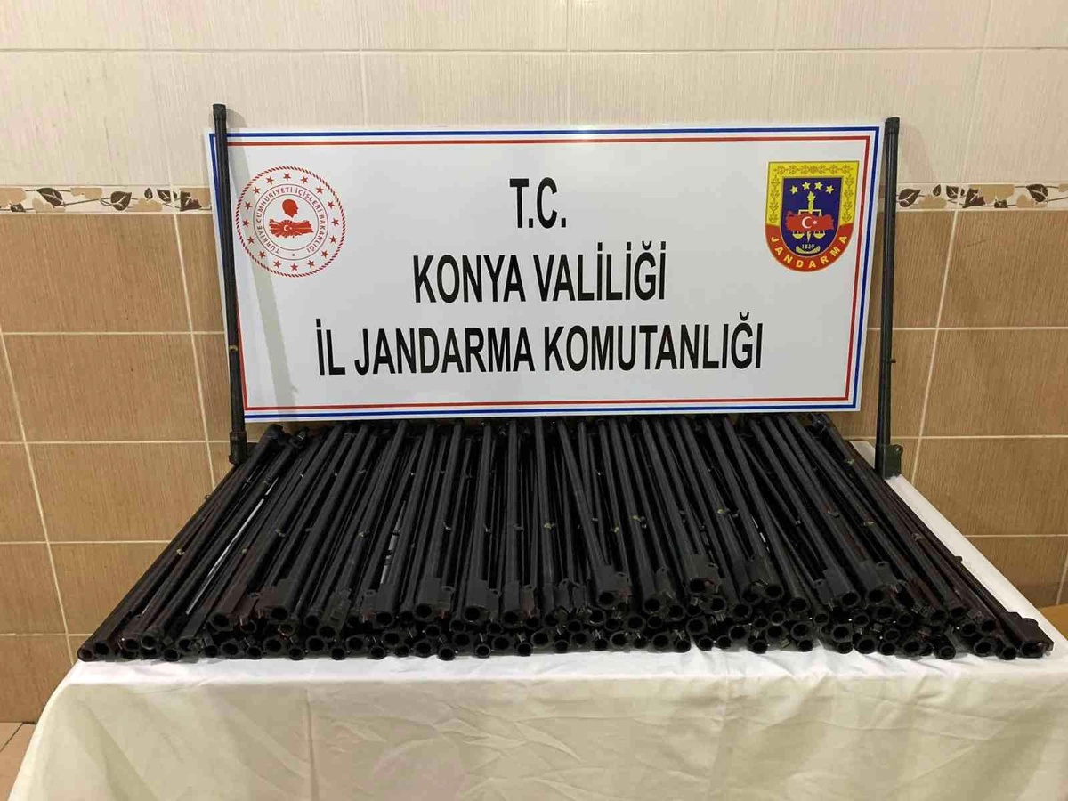 Konya\'da kargoyla Hakkari\'ye gönderilmek istenen yasa dışı üretim namlulara el konuldu