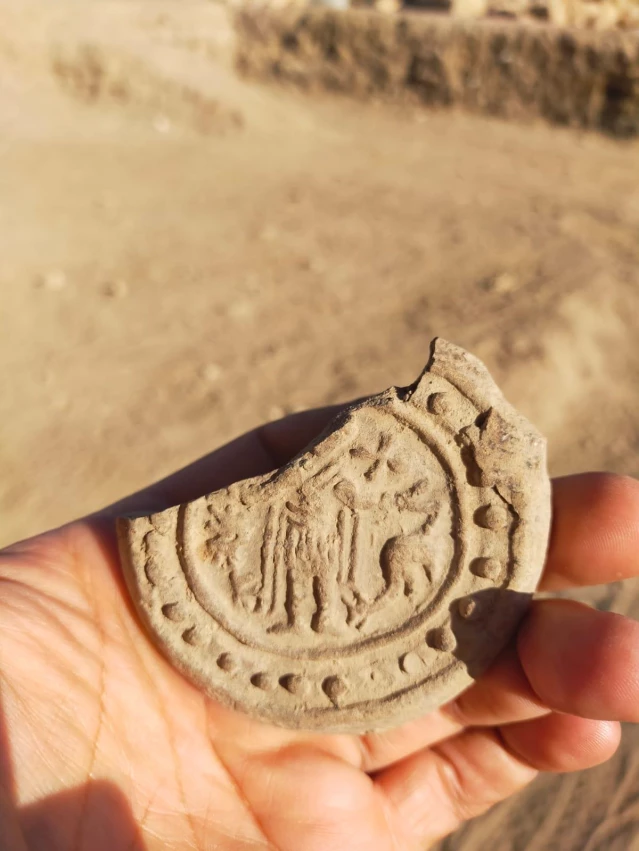 Dara Antik Kentindeki kazıda 1400 yıllık ampulla bulundu