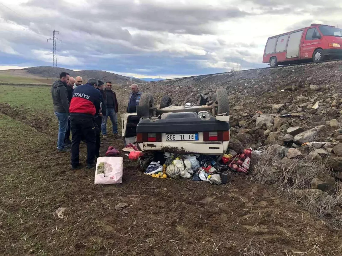 Tokat\'ta otomobil şarampole devrildi: 2 yaralı