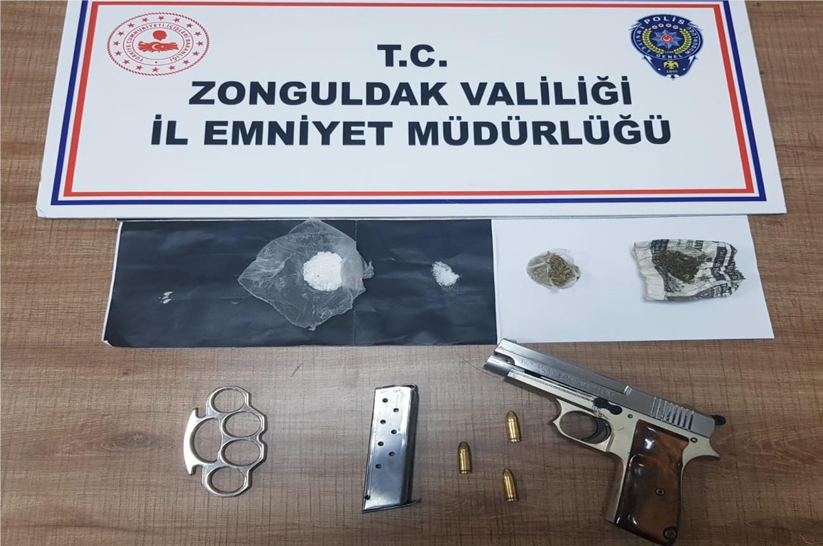 Zonguldak\'ta uyuşturucu operasyonunda 2 zanlı tutuklandı