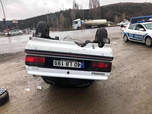 Başkent'te kontrolden çıkan araç takla attı: 2 yaralı