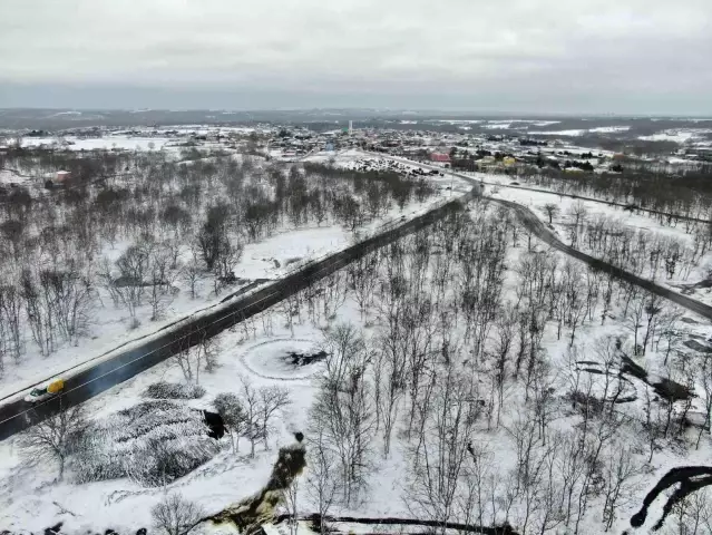 Danamandıra Tabiat Parkı'ndaki kartpostallık kar manzarası drone ile görüntülendi