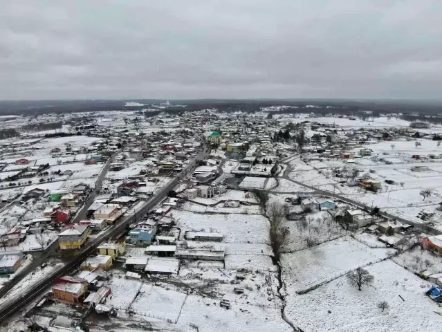 Danamandıra Tabiat Parkı'ndaki kartpostallık kar manzarası drone ile görüntülendi