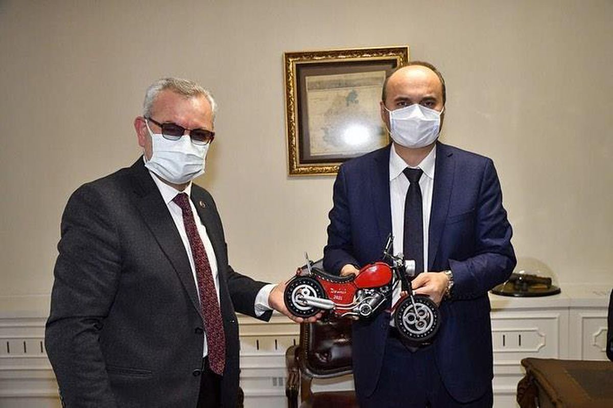Edirne\'de hurda malzemelerden hediyelik eşya üretiliyor