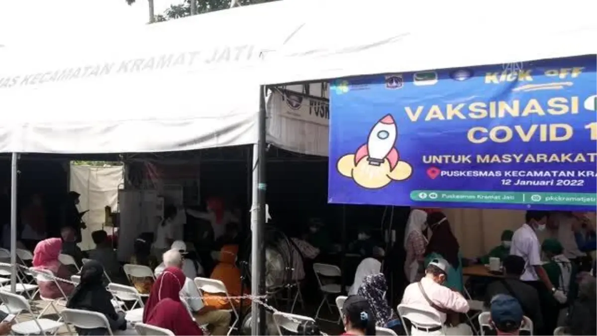 Endonezya'da 'hatırlatma dozu' uygulaması başladı