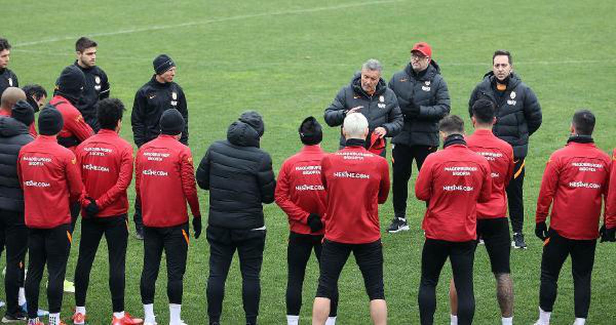 Galatasaray, yeni teknik direktör Torrent yönetiminde çift idman gerçekleştirdi