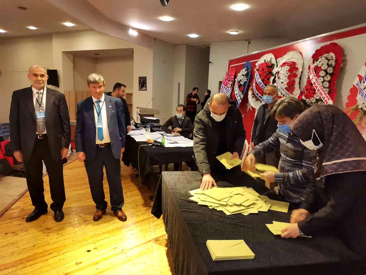 Halıcılar Odası\'nda Başkan Efilti güven tazeledi