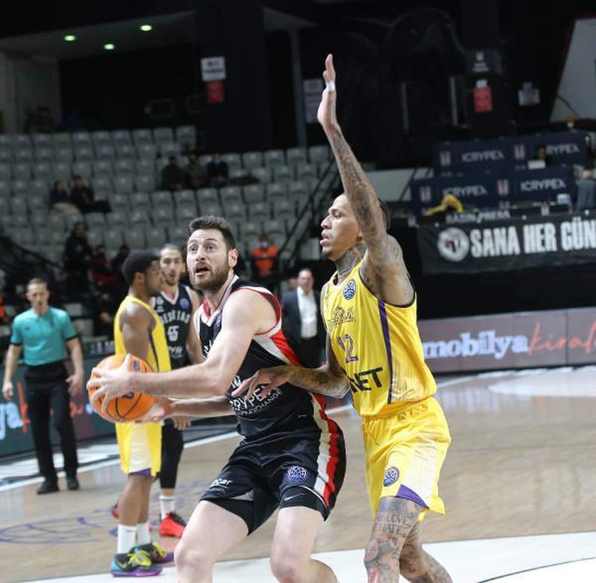 Hapoel Holon: 70-72