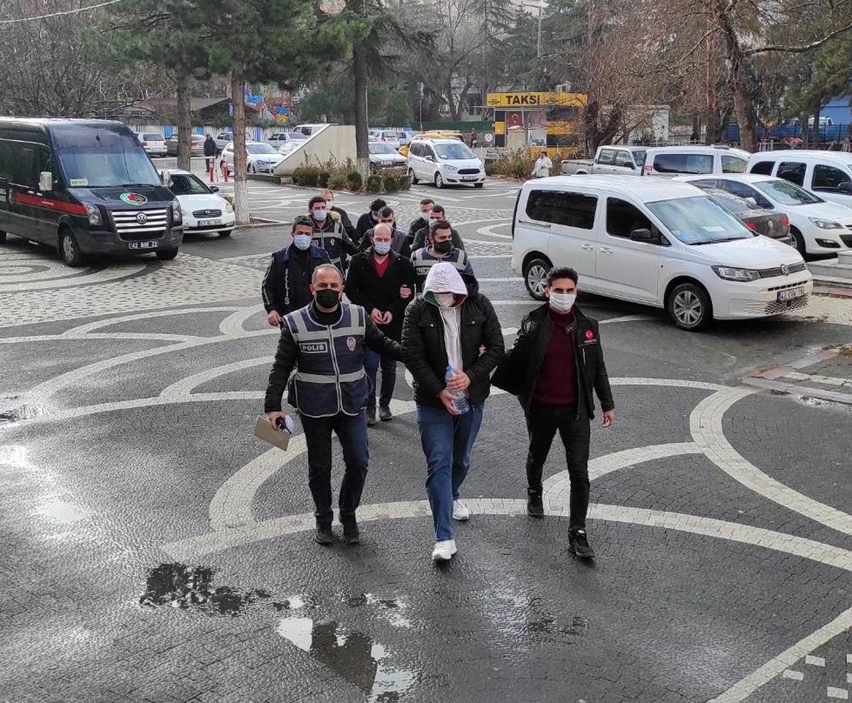 Konya\'da uyuşturucu sattığı tespit edilen 2 kişi tutukladı