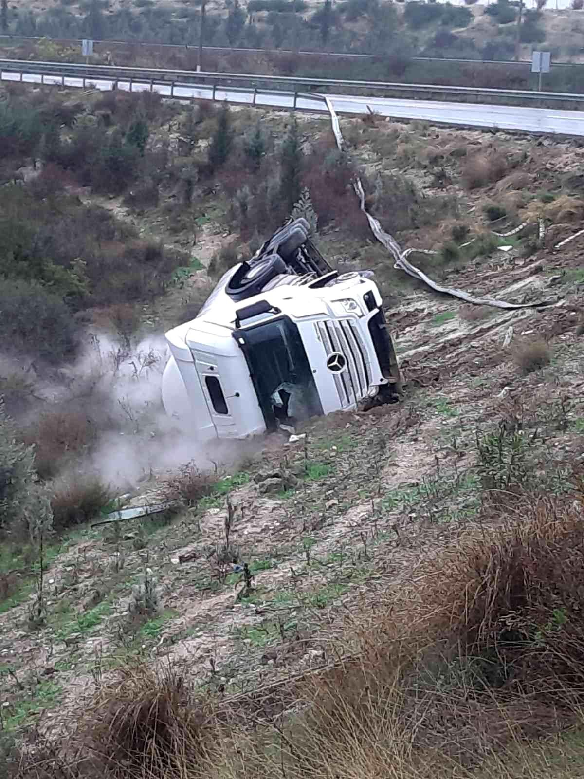 LPG yüklü tanker şarampole uçtu