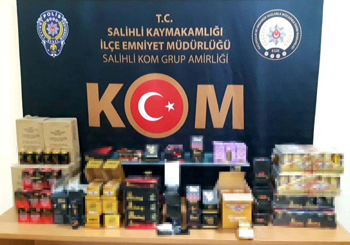 Son dakika haberi! Manisa\'da bin 25 adet cinsel içerikli ürün ele geçirildi