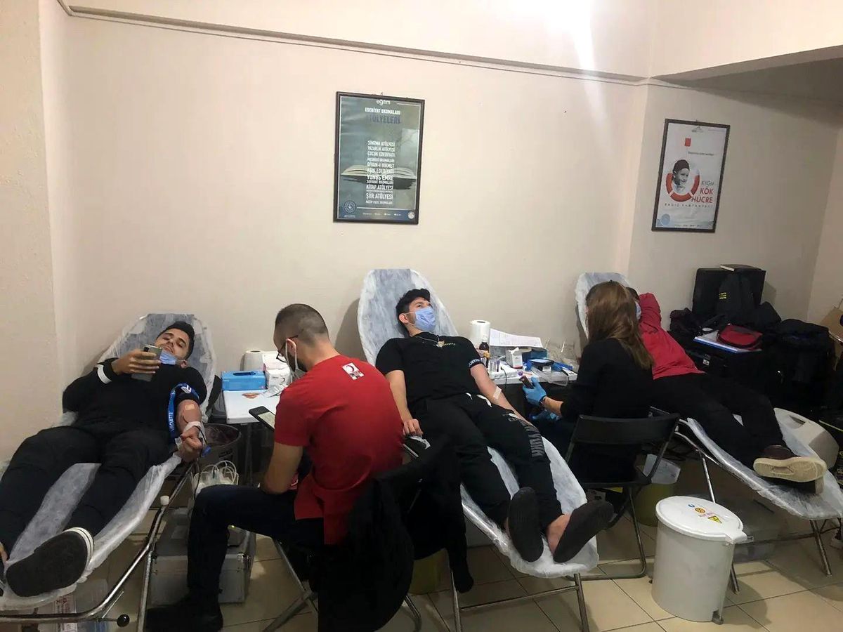 Nazilli\'de öğrenciler kan bağışına dikkat çekti