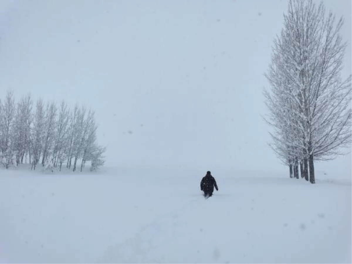 Ovacık\'ta kar kalınlığı 70 santimetreyi buldu, eğitime verilen ara bir gün daha uzatıldı