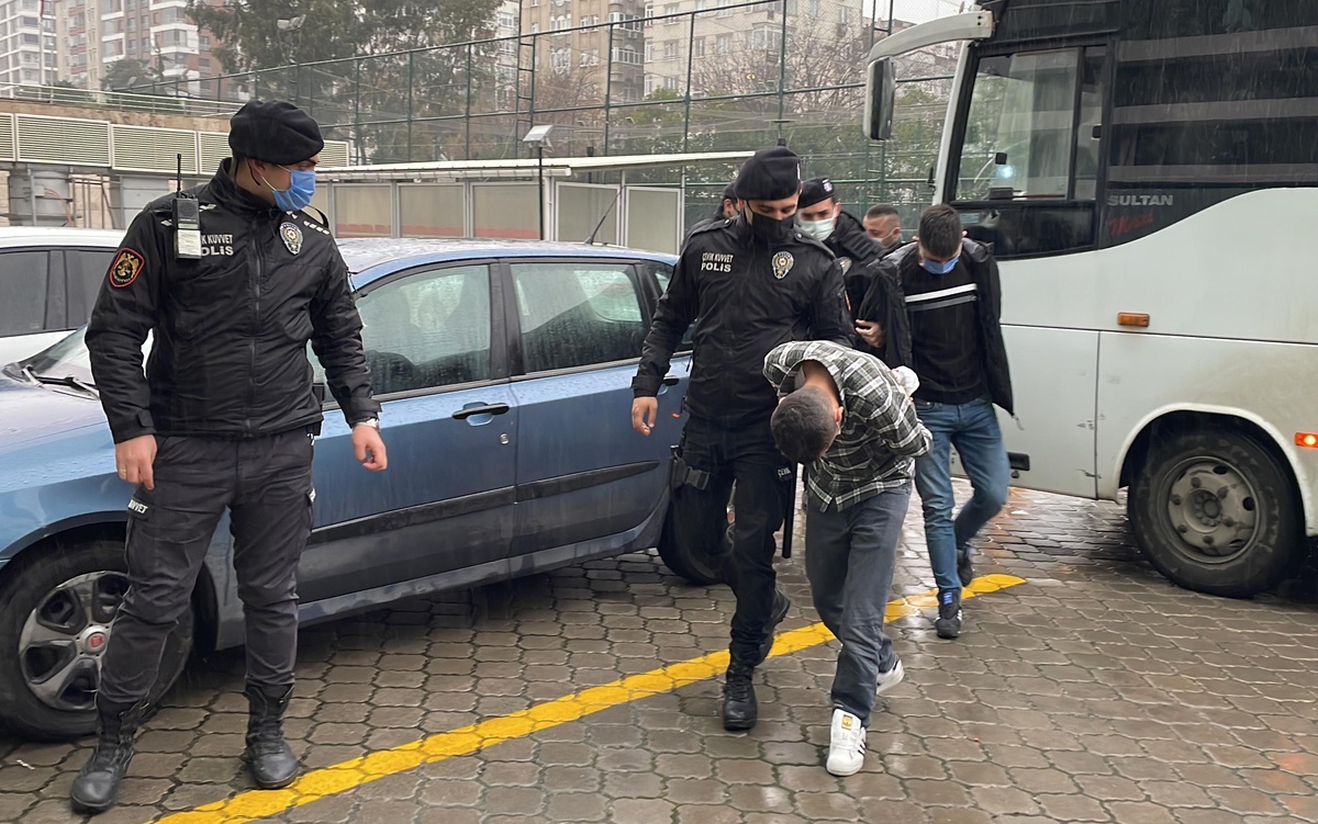 Son dakika... Samsun\'daki uyuşturucu operasyonunda yakalanan 6 zanlıdan 3\'ü tutuklandı